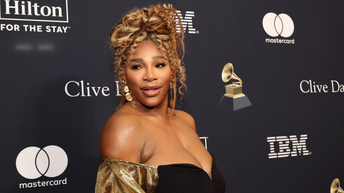 At 42, Serena Williams Shares swimsuit Pic to Celebrate 'Not  Picture-Perfect' Body