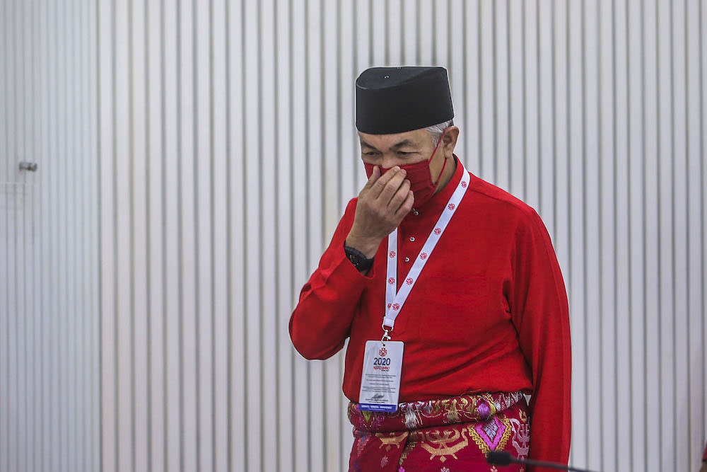 The Umno chief told a press conference held after the party’s supreme council met this evening that the letters were presented during an audience with the Agong. ― Picture by Hari Anggara