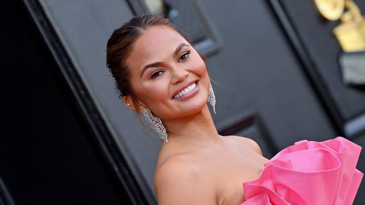  Headshot of Chrissy Teigen 