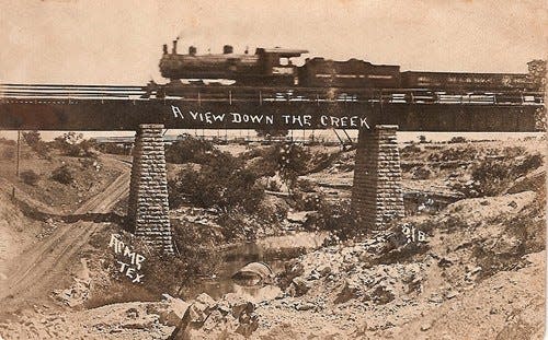 A train near Acme, Texas in 1908