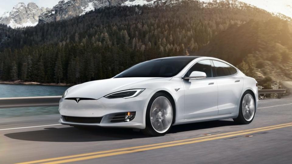 Tesla Model S或許是安柏赫德的所有汽車收藏中，性能表現最強悍的一款。(圖片來源/ Tesla)