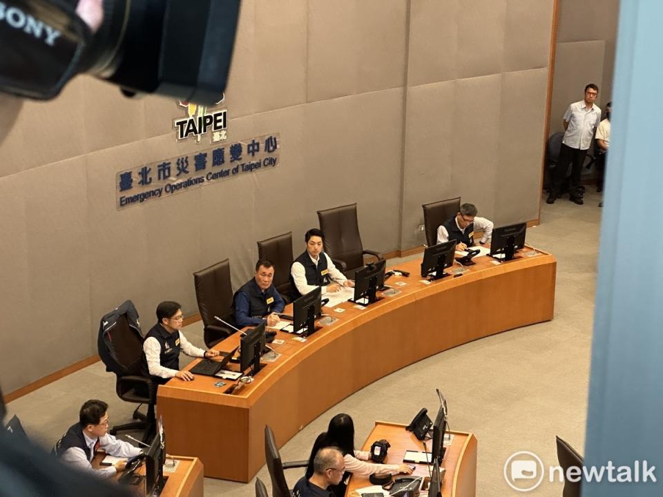 台北市長蔣萬安赴北市災害應變中心。   圖：周煊惠 / 攝