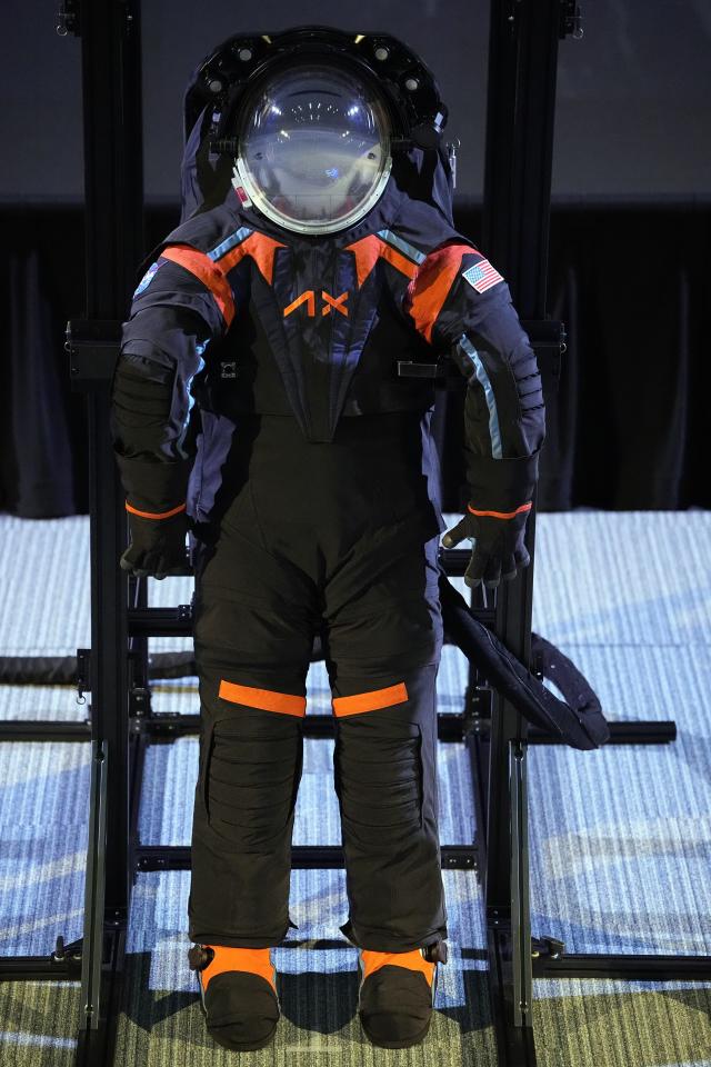 NASA's new spacesuits, Elon Musk wants to build a town for SpaceX