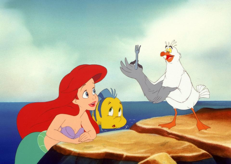 "Arielle, die Meerjungfrau" markierte 1989 die Rückkehr der Disney-Studios zum Zeichentrickfilm im Sinne ihres Gründers - Filmhistoriker sprechen von der "Disney-Renaissance". Die Geschichte von Arielle, Prinz Erik, der Krabbe Sebastian, dem ängstlichen Fisch Fabius und der Meerhexe Ursula ist noch heute eines der ergreifendsten Zeichentrickmärchen aus dem Hause Disney. (Bild: Disney)