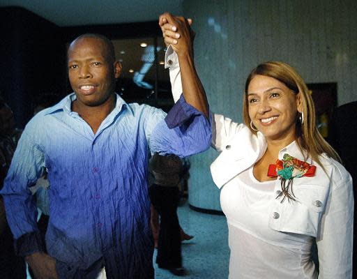 El Tino Asprilla Se Divierte Y Genera Polémica 0834