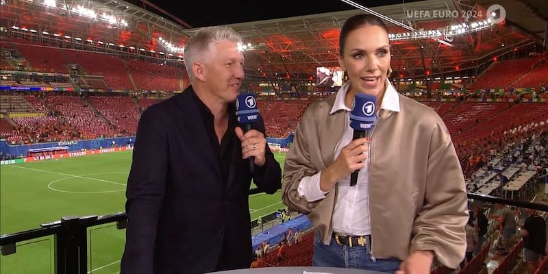 Krise beim Traumpaar? Esther Sedlaczek und Bastian Schweinsteiger redeten diesmal bei der EM-Moderation ziemlich aneinander vorbei.<span class="copyright">ARD</span>