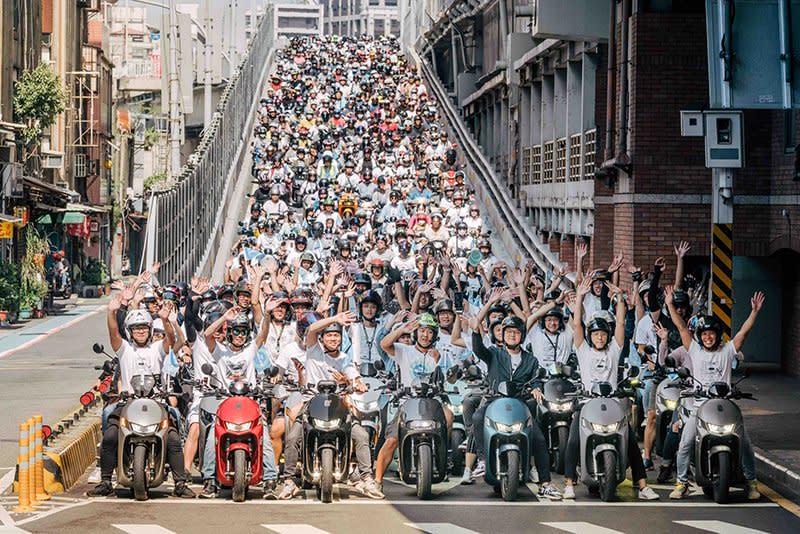 Gogoro 快閃台北橋第五年，3,500 台電動車共襄盛舉狠甩世界紀錄