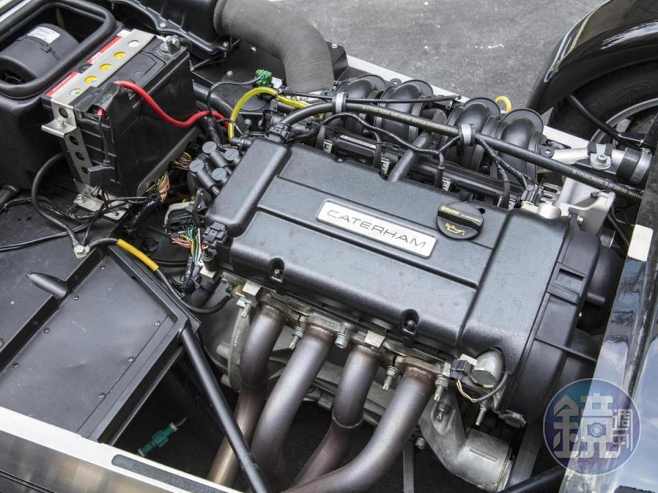 Caterham R275 SV Race Pack裝配FORD打造的1.6升4缸噴射引擎，Caterham R275 SV Race Pack有著最純粹的駕馭快感，並可依需求選配各式套件，如排氣管、車蓬等。