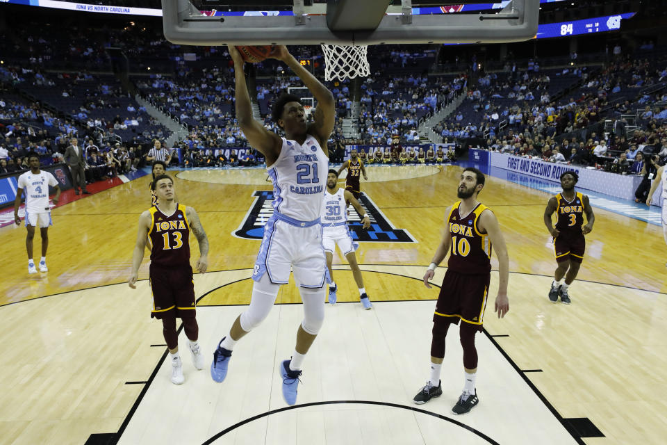 Mar 22, 2019; Columbus, OH, USA; North Carolina Tar Heels forward Sterling Manley (21) goes to the basket in the second half against the Iona Gaels in the first round of the 2019 NCAA Tournament at Nationwide Arena. Mandatory Credit: Rick Osentoski-USA TODAY Sports