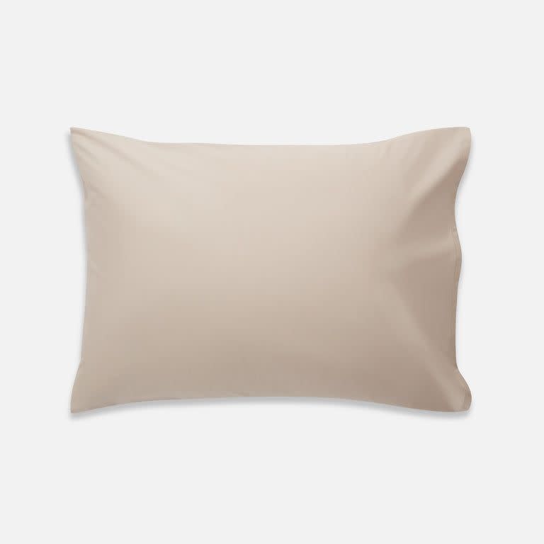 <p><a href="https://go.redirectingat.com?id=74968X1596630&url=https%3A%2F%2Fwww.brooklinen.com%2Fproducts%2Fluxe-pillowcases&sref=https%3A%2F%2Fwww.esquire.com%2Flifestyle%2Fg45906299%2Fblack-friday-deals-under-50-2023%2F" rel="nofollow noopener" target="_blank" data-ylk="slk:Shop Now;elm:context_link;itc:0;sec:content-canvas" class="link ">Shop Now</a></p><p>Luxe Pillowcases</p><p>brooklinen.com</p><p>$41.25</p><span class="copyright">Brooklinen</span>