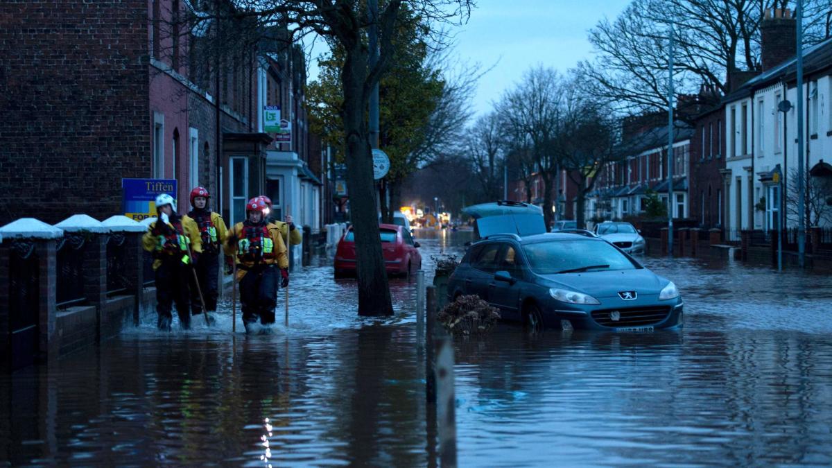 flood-hit-residents-to-get-council-tax-relief