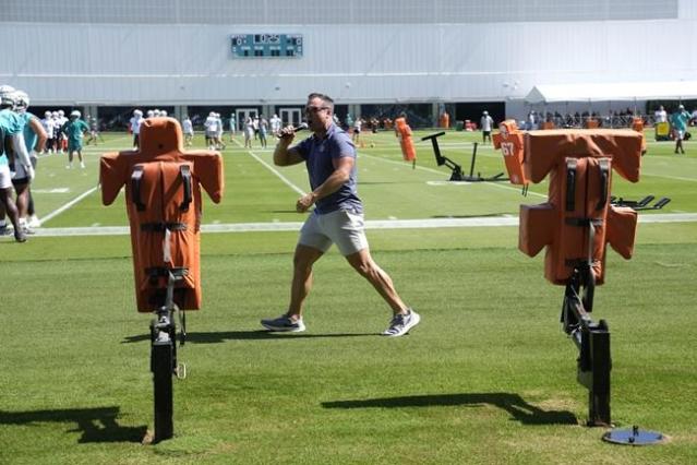 Hall of Famer Zach Thomas breaks down his most iconic plays