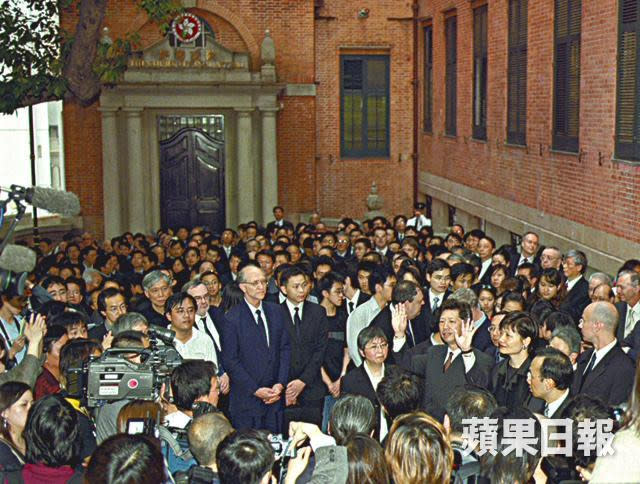 2005年4月19日，法律界遊行到終審法院抗議人大釋法。蘋果日報照片