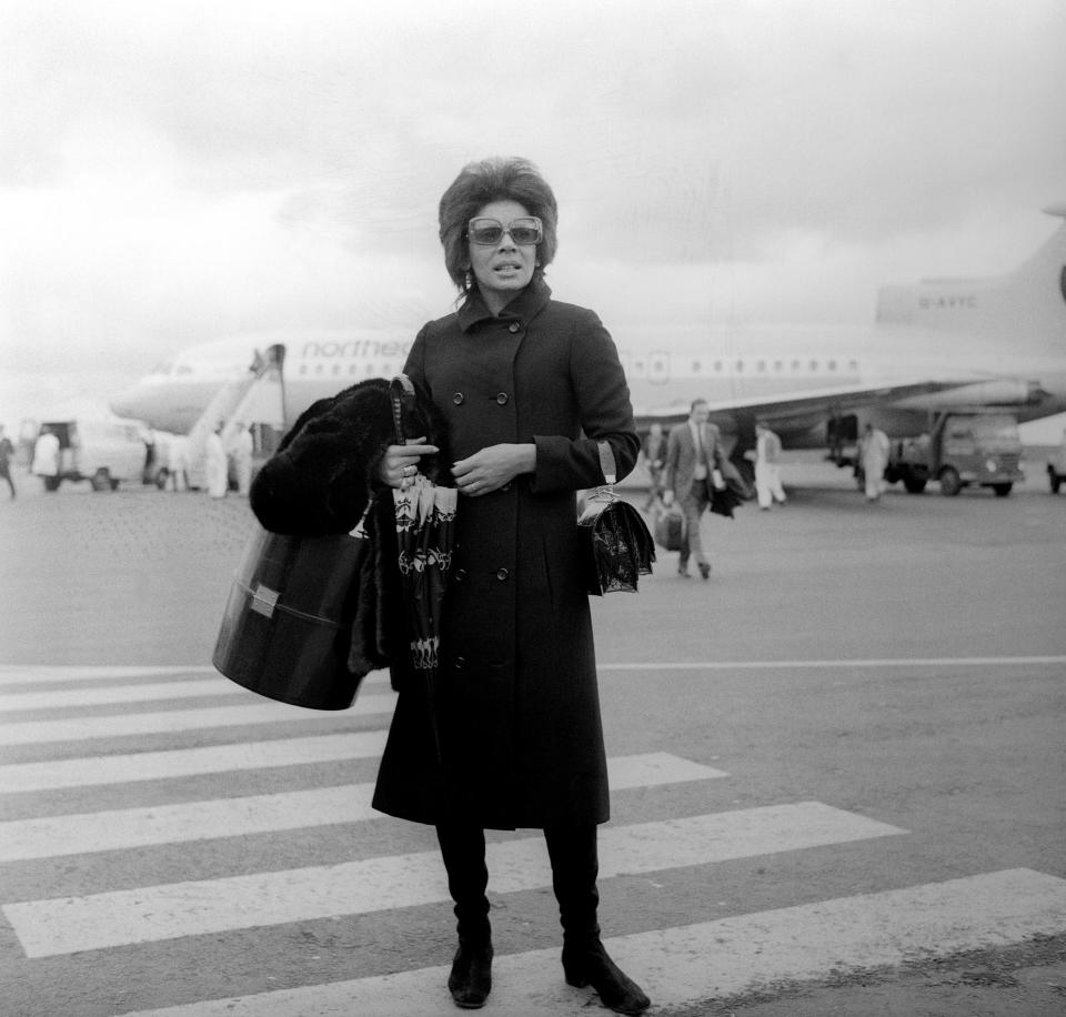 Shirley Bassey arriving at Newcastle Airport on 30th April 1971.