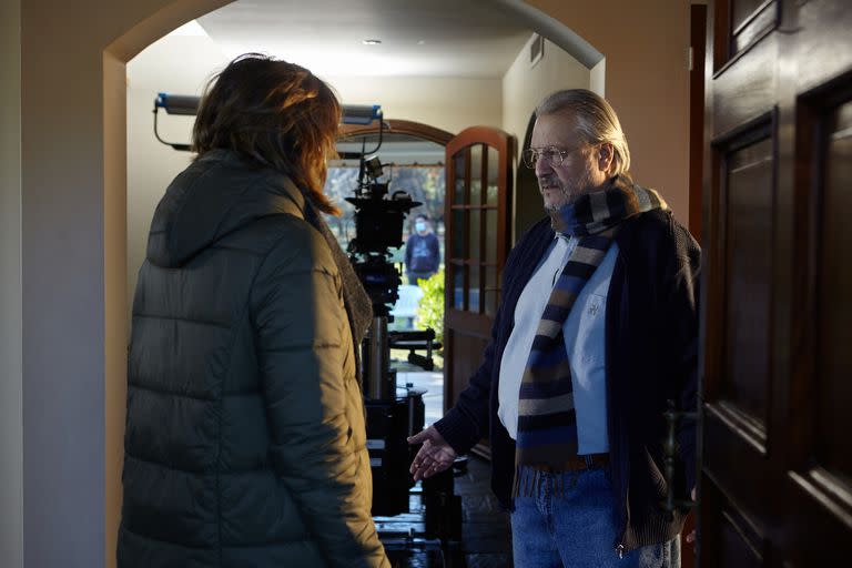 Jorge Marrale en una escena del rodaje de la primera serie de ficción sobre el crimen de María Marta García Belsunce, que llega en junio a la plataforma  