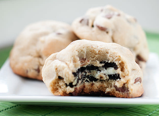 <strong>Get the <a href="http://www.bunsinmyoven.com/2011/01/19/oreo-stuffed-chocolate-chip-cookies/" target="_blank">Oreo Stuffed Chocolate Chip Cookies recipe</a> by Buns in my Oven</strong>