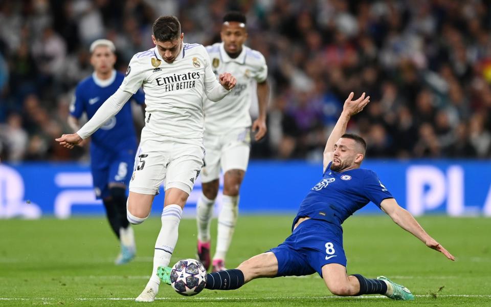 Federico Valverde of Real Madrid is challenged by Mateo Kovacic of Chelsea during the UEFA Champions League quarterfinal first leg match between Real Madrid and Chelsea FC at Estadio Santiago Bernabeu - Getty Images/Darren Walsh