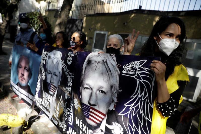 Protest in support of WikiLeaks founder Julian Assange, in Mexico City