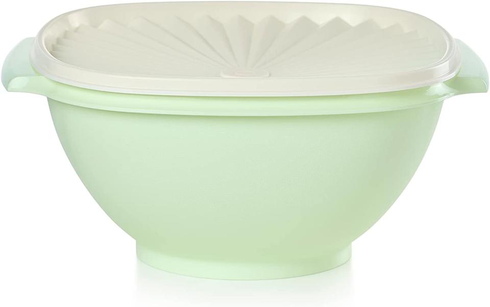 Tupperware Heritage 11.75-cup bowl