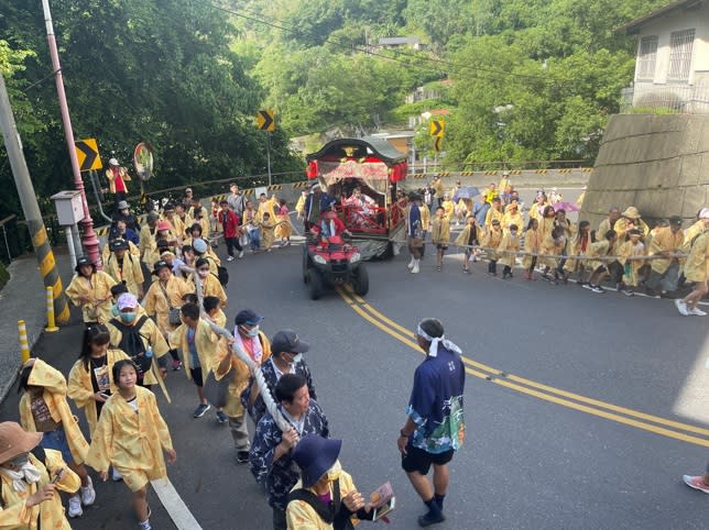 關子嶺夏日山車祭，山車拉行祈福活動。〈圖：西拉雅風管處提供〉