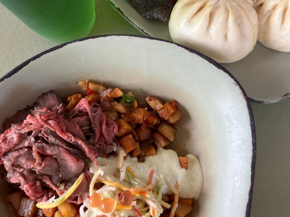 plates of food from Satu’li Canteen in animal kingdom