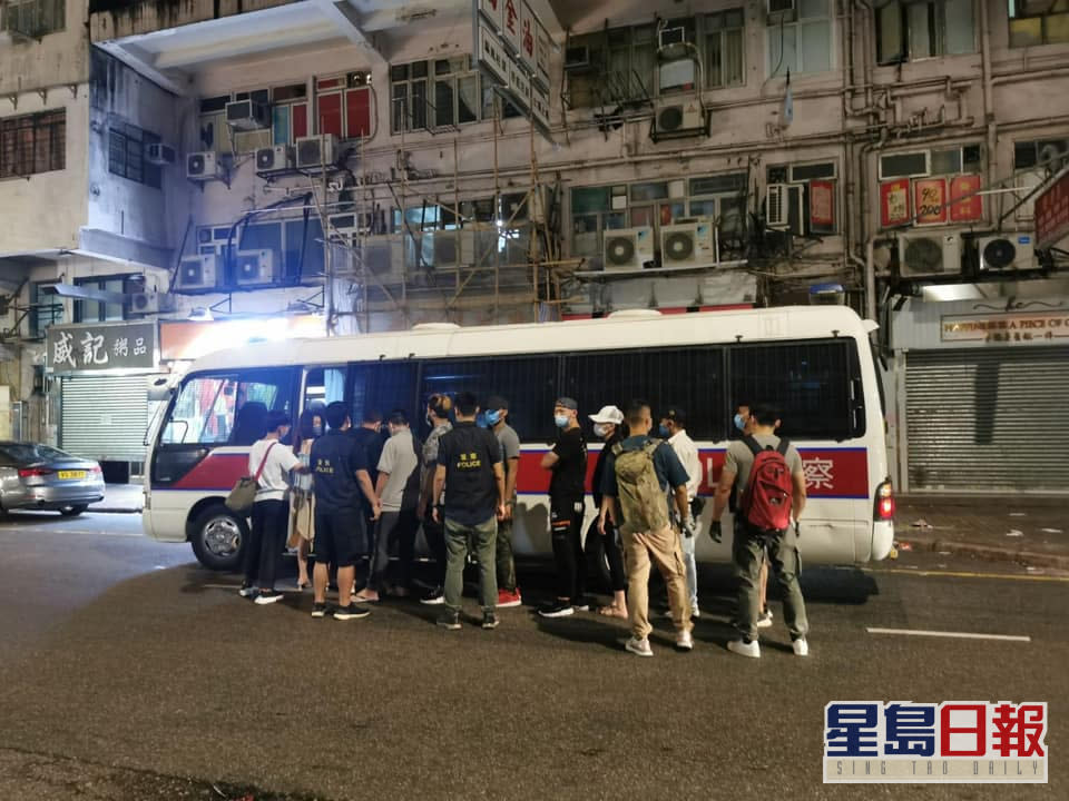 警方一連三日進行反黑行動拘捕57人。 香港警察 FB 圖片