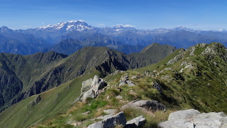 <span class="article__caption">This trail crosses through more than a dozen national parks, offering the best of Italy--both in views and eats.</span> (Photo: Michele D’Amico supersky77/Moment via Getty Images)