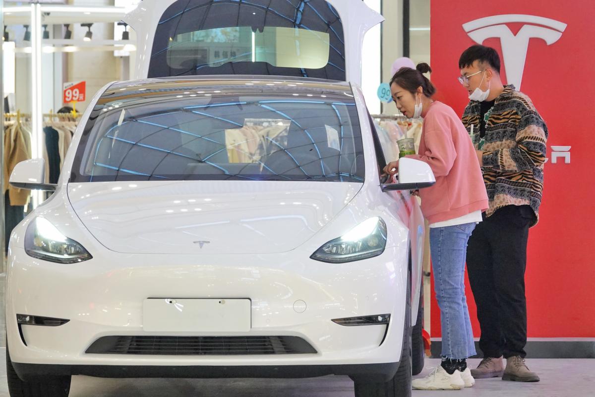 Tesla China deliveries slip from record high despite price cuts