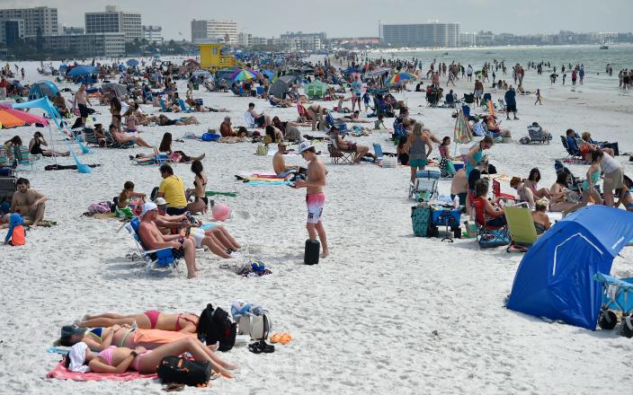 Spring break is in high gear across Sarasota County. On Tuesday, March 15, 2022, an estimated crowd of over 8,000 people flocked to Siesta Beach taking advantage of the warm beautiful weather. Meanwhile Siesta Key Village, filled with restaurants, bars, small boutiques and shops were very busy. And don&#39;t forget the free Siesta Key trolley service that goes all the way south to Turtle Beach.