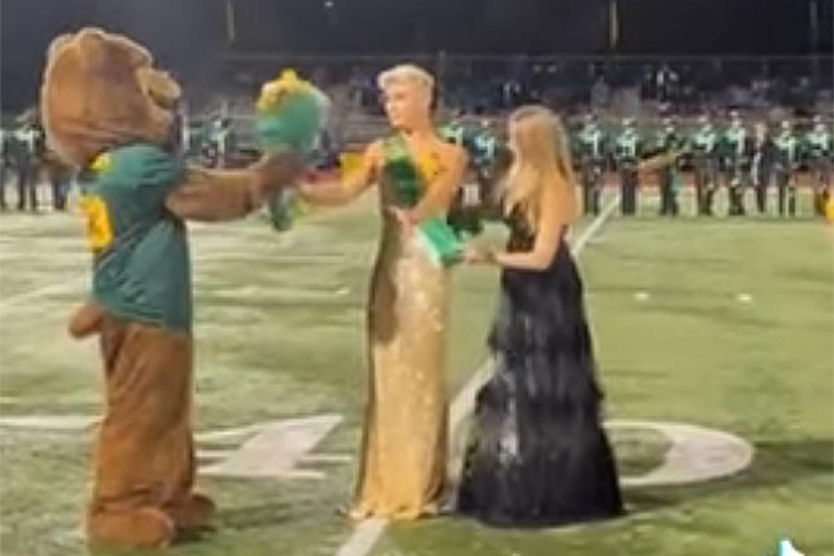 Missouri high school crowns its first male homecoming queen