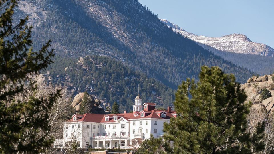 View of the historic Staley Hotel in the Rocky Mountains of Estes Park