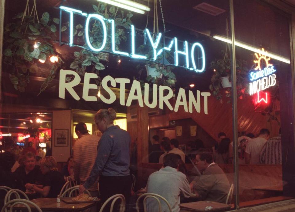 Tolly-Ho restaurant on South Limestone in Febuary 27, 1998