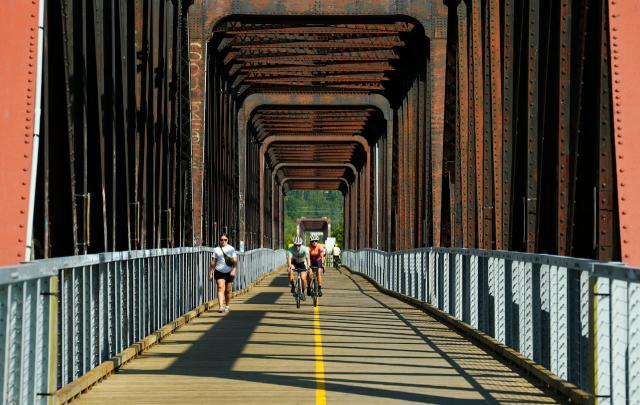 Chief William Commanda Bridge closed for winter