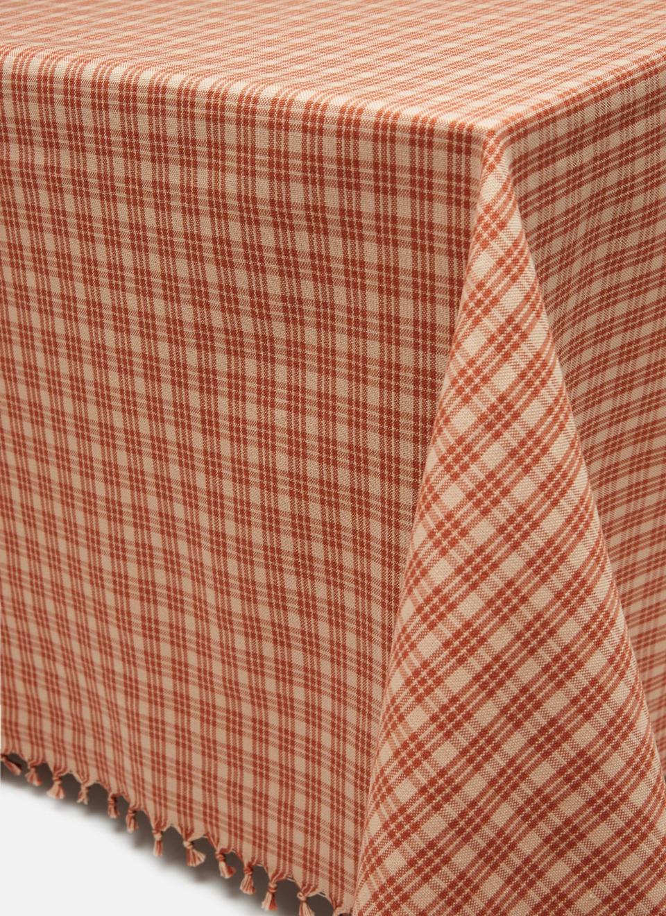 11) KATHERINE PLAID – Sienna Tablecloth