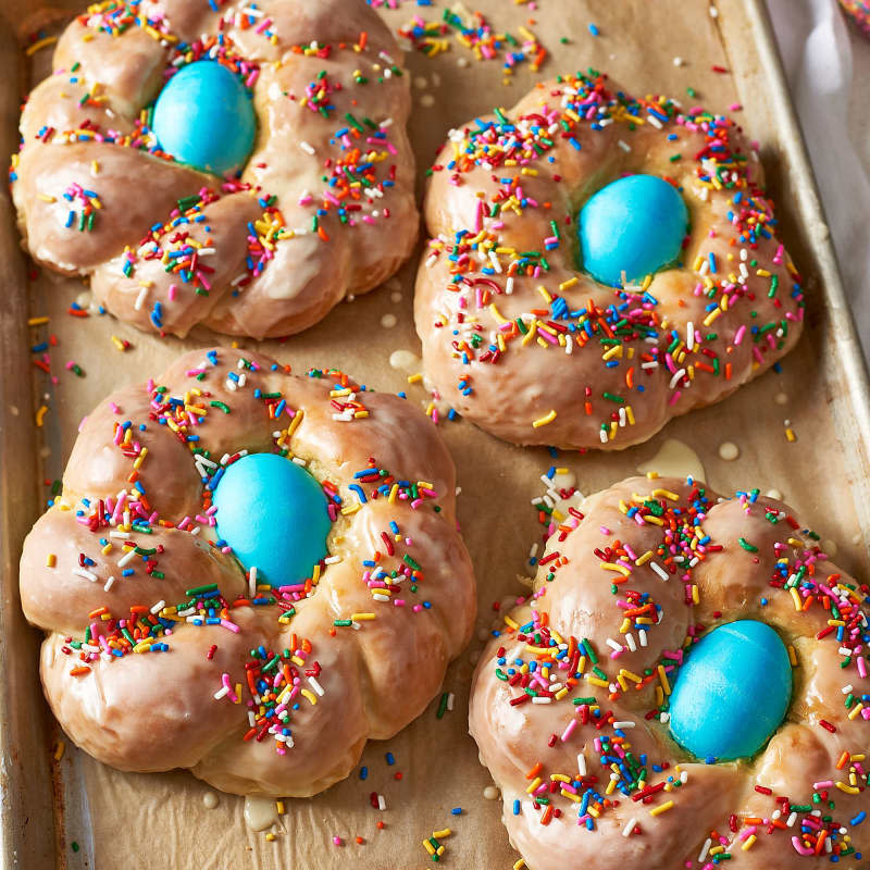 Italian Sweet Easter Egg Breads 