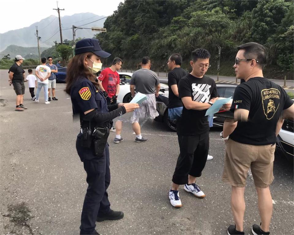 吳晨如因為外型在車友間走紅。（圖／民視新聞翻攝）