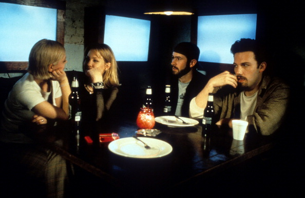 Durante los años noventa ellos compartieron roles en películas como “Glory Daze” (1996) y “Chasing Amy” (1996).