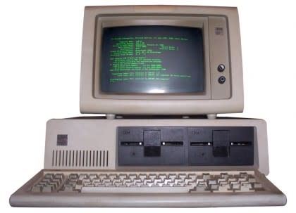  IBM PC. 