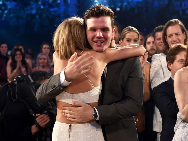 <p>Kevin Winter/BMA2015/Getty</p> Taylor and Austin Swift in 2015