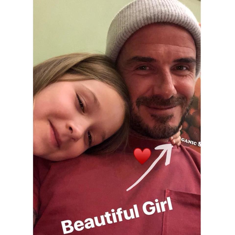 Harper Beckham y sus famosos papis/Victoria Beckham/Instagram#