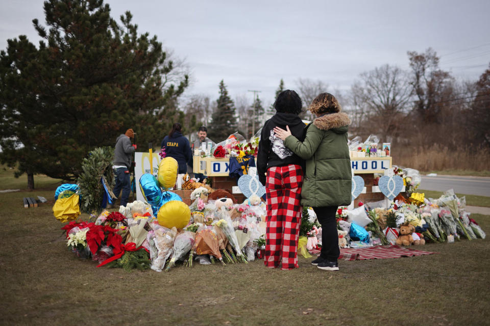 A memorial outside of Oxford High School. (Scott Olson / Getty Images)