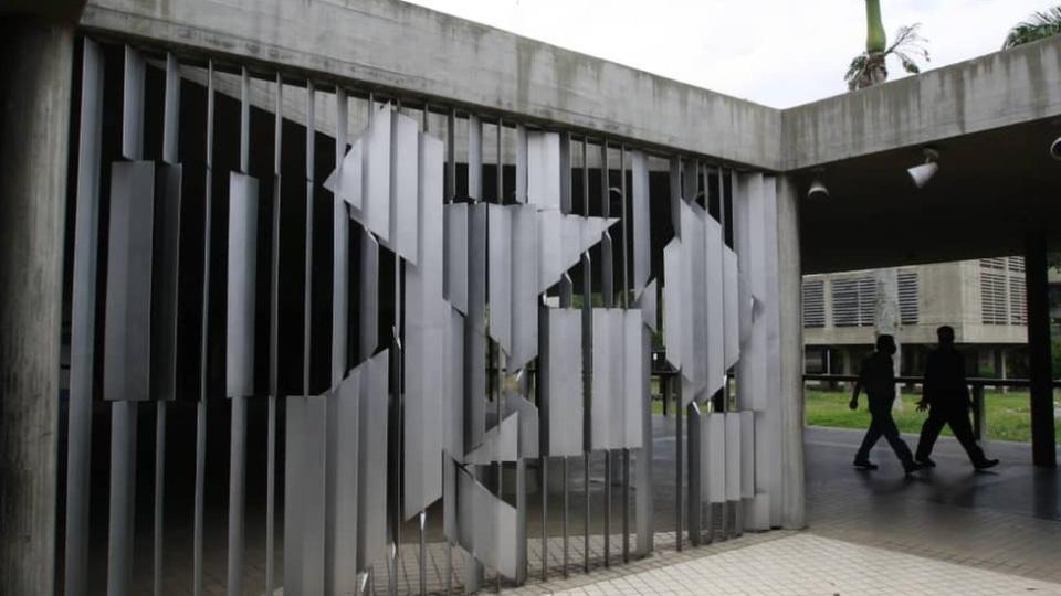Mural de Víctor Vasarely, Homenaje a Malevitch