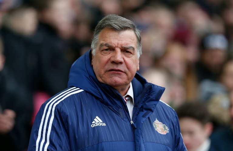 England manager Sam Allardyce is alleged to have told undercover newspaper reporters that getting around TPO rules was "not a problem" and he knew agents "doing it all the time"