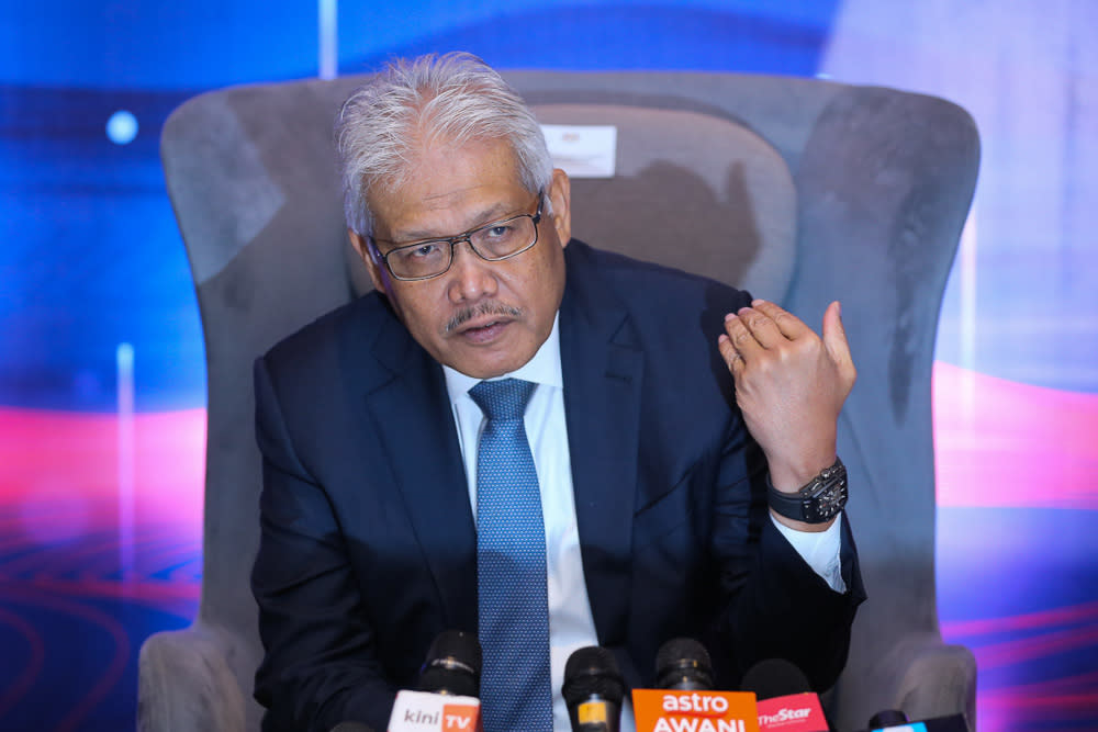 Datuk Hamzah Zainudin said Perikatan Nasional is a party that can accept anyone who wishes to follow all matters in the Constitution without any conditions, so it is the freedom for anyone to say, have views, enter or exit. — Picture by Yusof Mat Isa