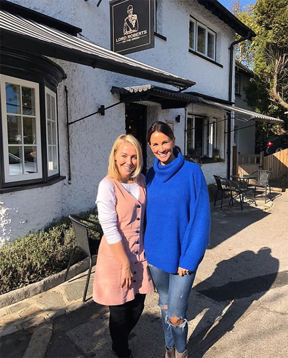 Andrea-McLean-Laura-Hamilton-cafe