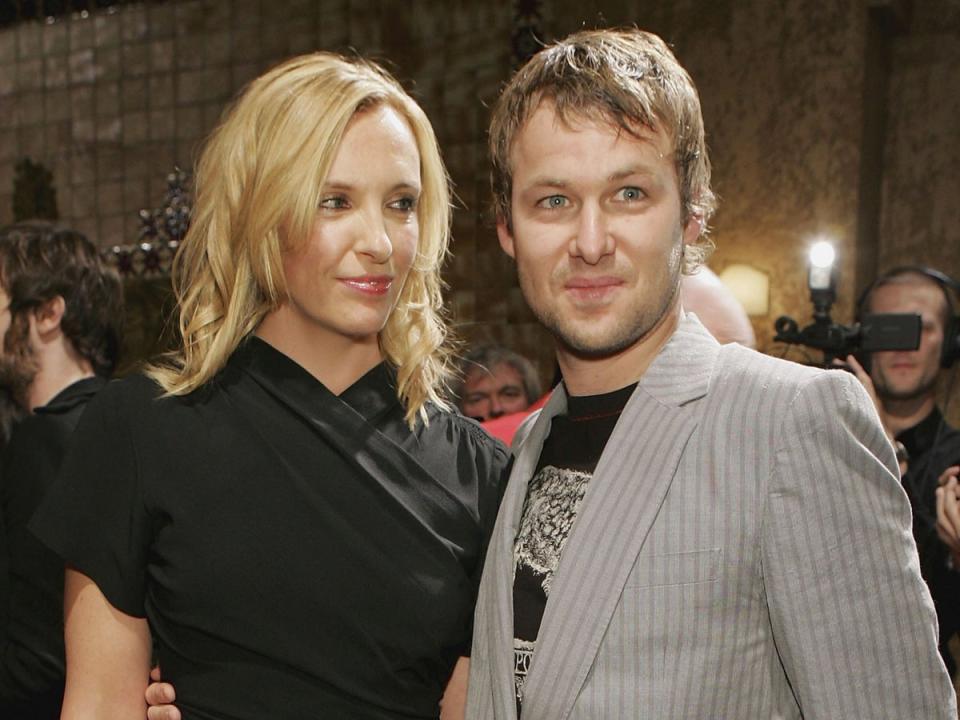 Toni Collette and husband Dave Galafassi arrive at the 2006 ARIA Hall of Fame at the Regent Theatre (Getty Images)