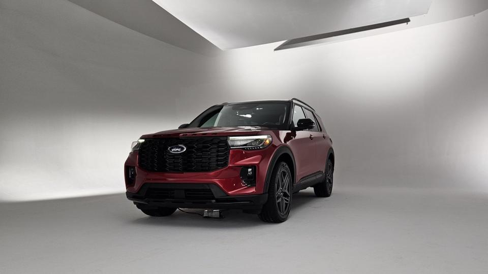 2025 ford explorer st line in studio