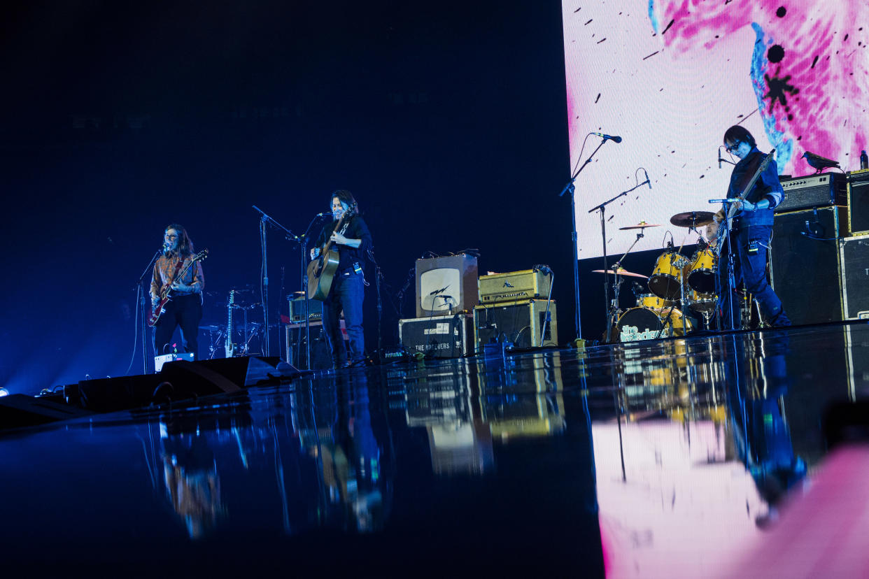 Los Breeders se presentan en el Madison Square Garden de Nueva York el 6 de abril de 2024. (Jutharat Pinyodoonyachet/The New York Times)