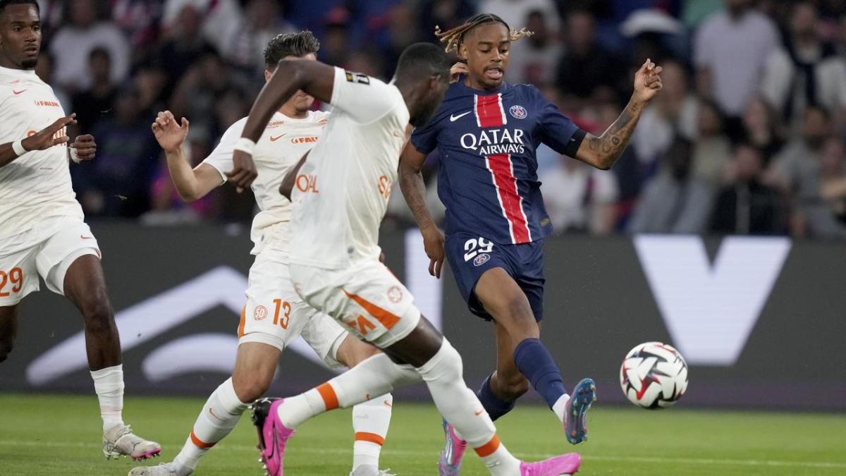 PSG without Mbappe hands over six of its best players to Montpellier