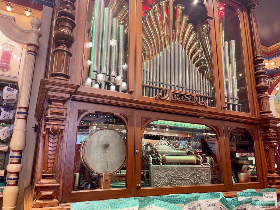 orchestration on main street usa at disneyland